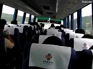 Реальность девушка мастурбация на bus в china road
