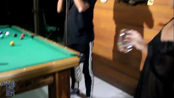 Eu querendo foder e meu marido querendo beber, vou é dar para o amigo dele enquanto ele não vê