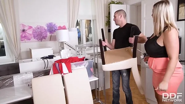 Don’t Go Easy On Me Crystal Chase , Bobby Beefcakes