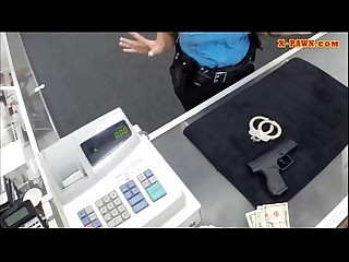 Enorme tette police officer scopata a il banco dei pegni per soldi
